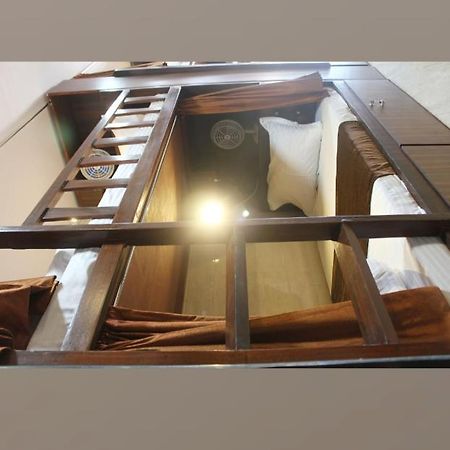 Awesome Dormitory Male Only Mumbai Exterior foto