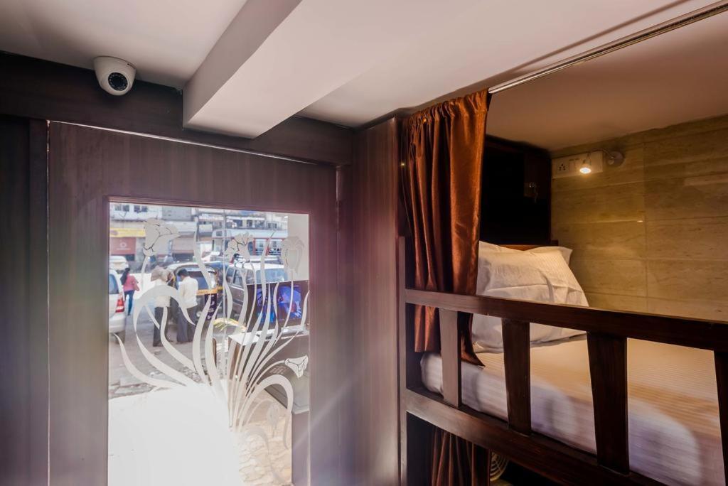 Awesome Dormitory Male Only Mumbai Exterior foto