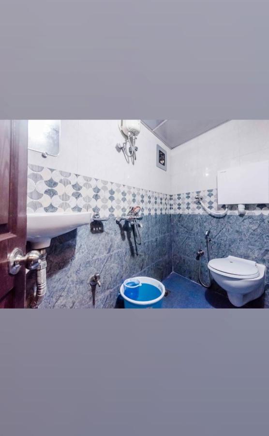 Awesome Dormitory Male Only Mumbai Exterior foto