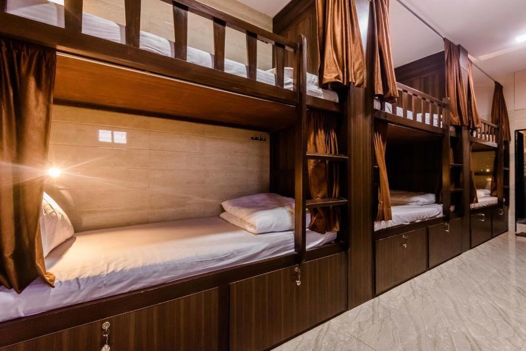 Awesome Dormitory Male Only Mumbai Exterior foto
