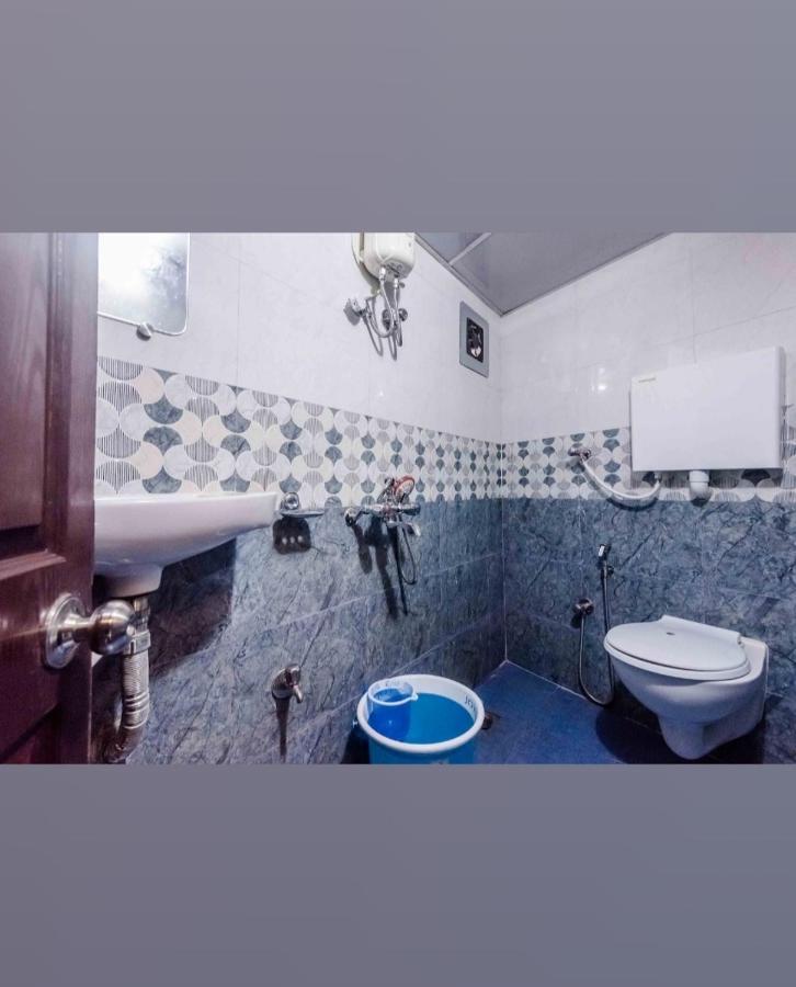Awesome Dormitory Male Only Mumbai Exterior foto