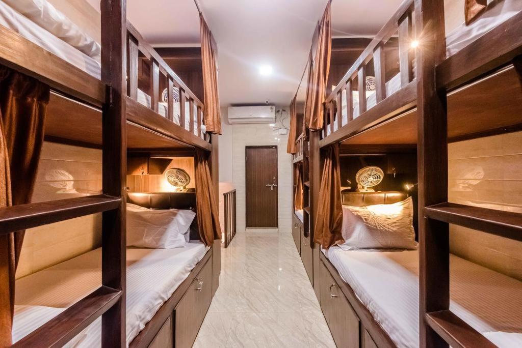 Awesome Dormitory Male Only Mumbai Exterior foto